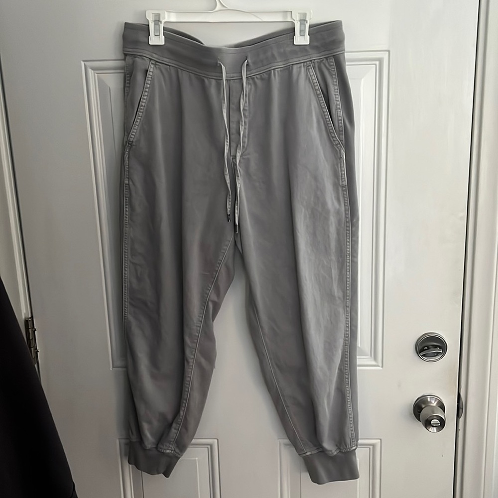 Gap Women’s casual drawstring pants size large. Super comfy! Like new!